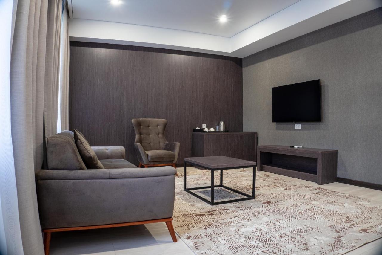 Resident Hotel Kazybek Bi 阿拉木图 外观 照片