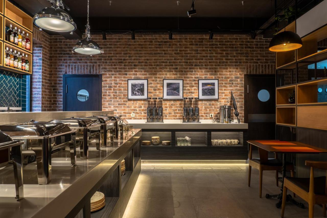Resident Hotel Kazybek Bi 阿拉木图 外观 照片
