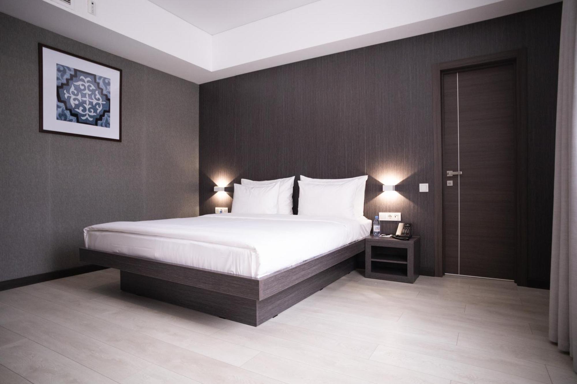 Resident Hotel Kazybek Bi 阿拉木图 外观 照片