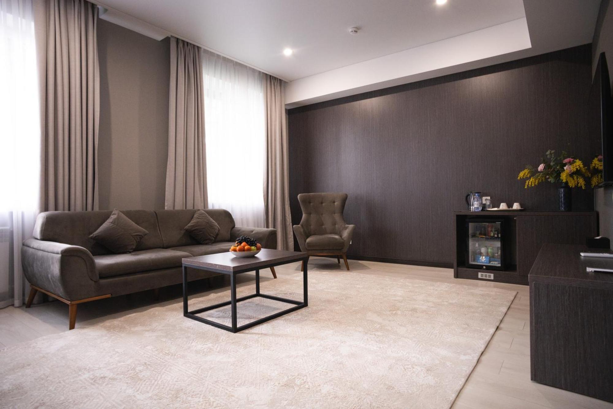 Resident Hotel Kazybek Bi 阿拉木图 外观 照片